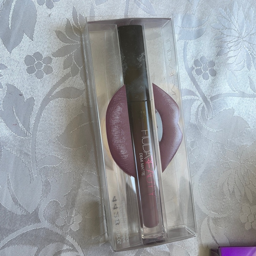 Huda Beauty lipstick